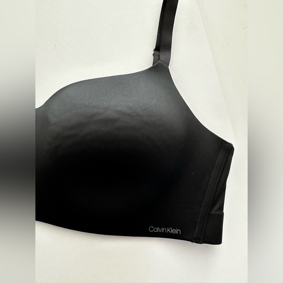 Calvin Klein Bra 36D Wire Free Demi 2 Way Convertible Straps Contour Cups Black - Picture 3 of 9